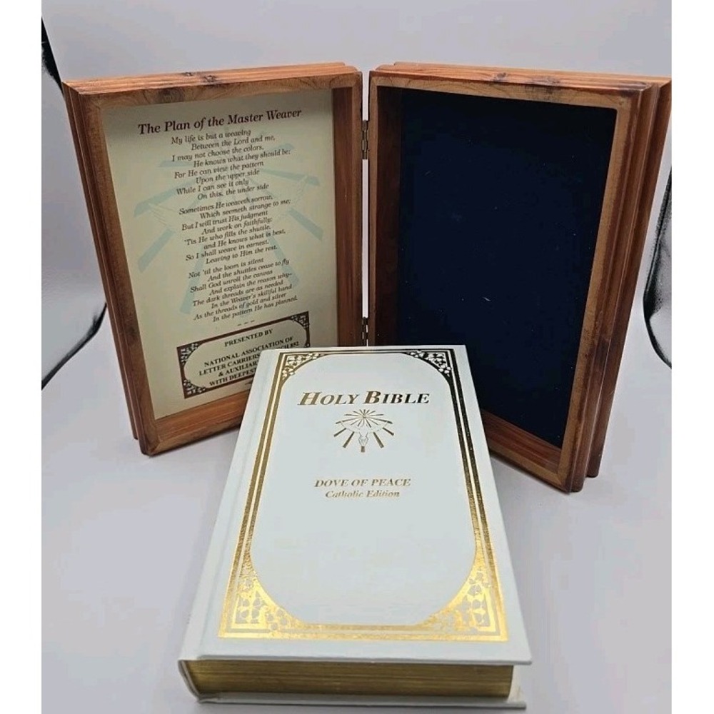 1991 Vintage Memorial Edition Holy Bible Dove of Peace Catholic White Gold